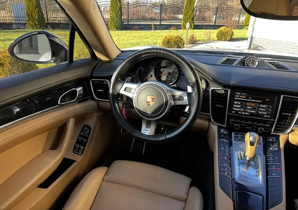 Porsche Panamera cena 179700 przebieg: 168782, rok produkcji 2016 z Warszawa małe 781